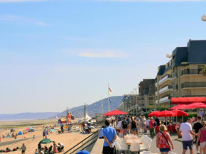 Grand studio Front de mer ensoleillé avec jardin plein sud accès direct plage